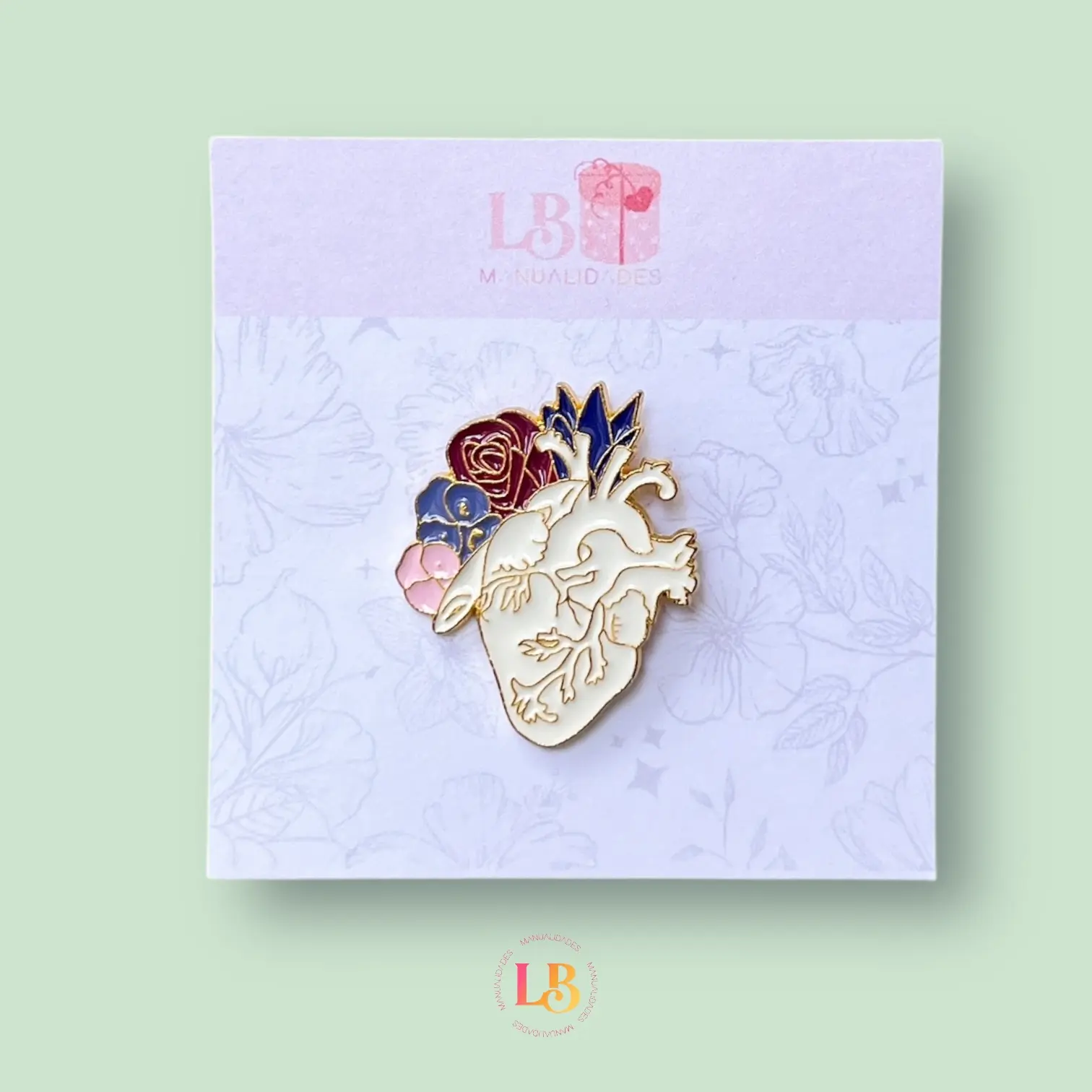 Pin de corazón de rosas